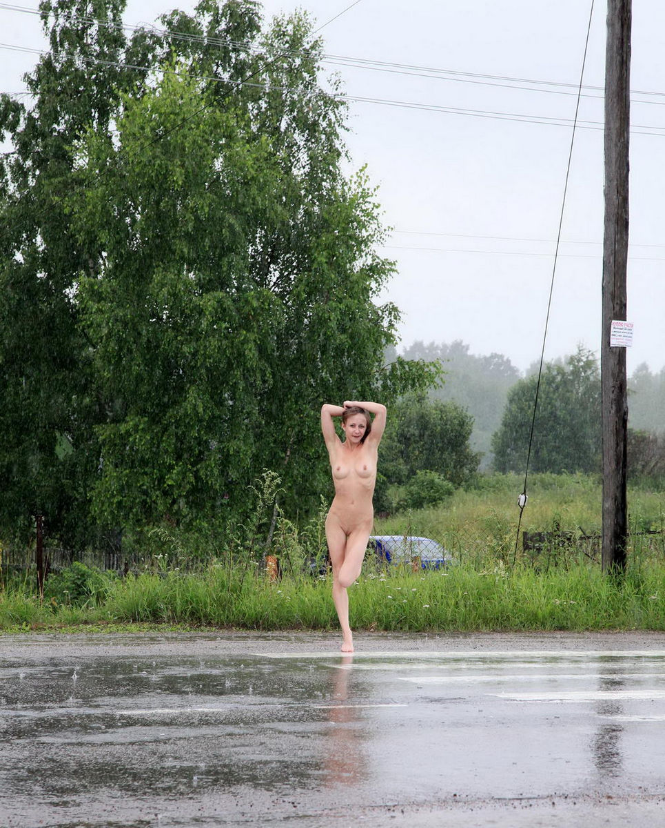 Wet Naked Teen Girls